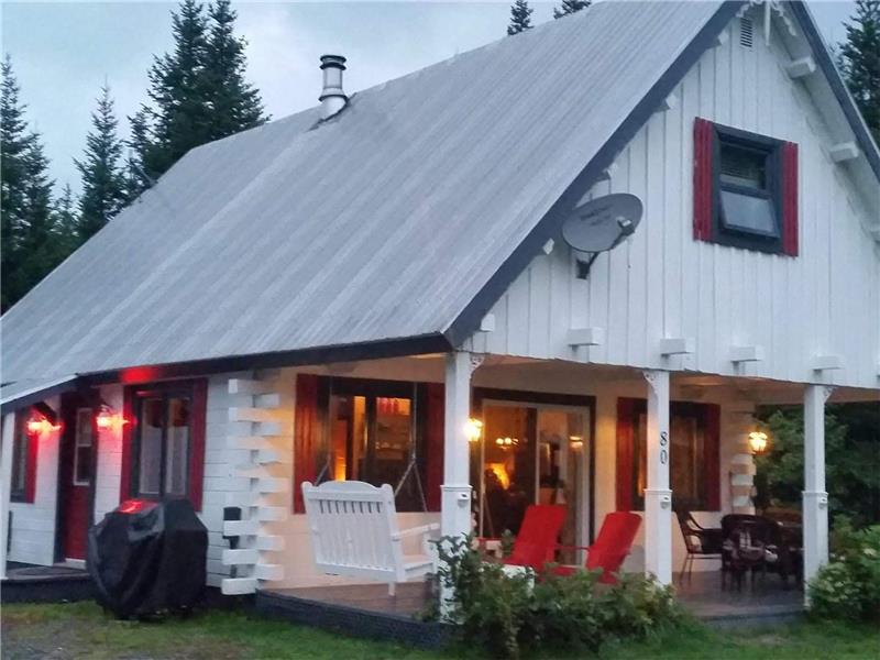 Les chalets de sophie 4 chalets disponibles en location propri&eacute;taire : sophie boucher r&eacute;servation : (418) 873-5589 ou (418) 520-8720 chalet 2&nbsp; &nbsp;mini de sophie &nbsp; &nbsp; &nbsp; 