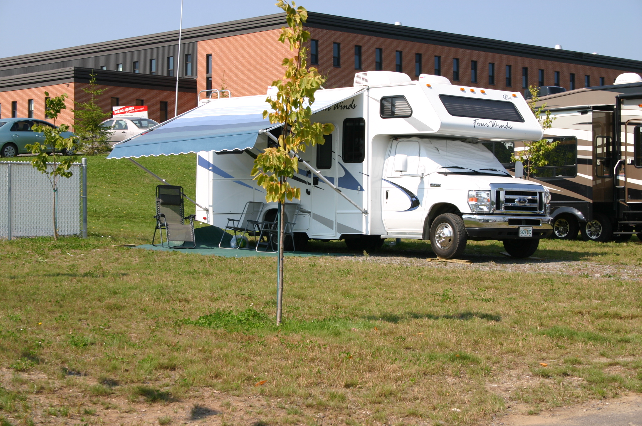 &nbsp; camping municipal de d&eacute;pannage 220, rue st-pierre 6 terrains avec services (418) 356-5501 ou loisirs@saintpamphile.ca&nbsp; &nbsp; 